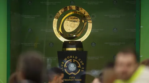 库里缺阵 巴特勒表现神勇 拿下24+10+8 字母哥20分 勇士逆转雄鹿取胜